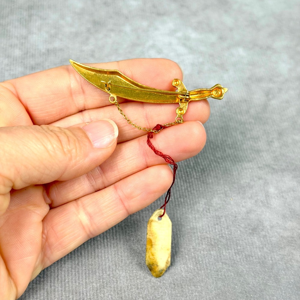 Vintage Damascene Style Sword Brooch Made in Spain Scimitar Dagger Pin Gold Tone - Picture 5 of 7